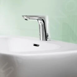 Hansa Ligna - Eelektronische Wastafel Kraan Met Netvoeding, Bluetooth, Chroom 06142209 -Thuis-Badkamer 8a43442849e7ca66e1276b0c